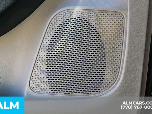 Used 2024 Chrysler Pacifica Touring-L image 52