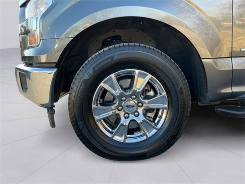 Used 2017 Ford F150 XLT w/ Equipment Group 302A Luxury image 9