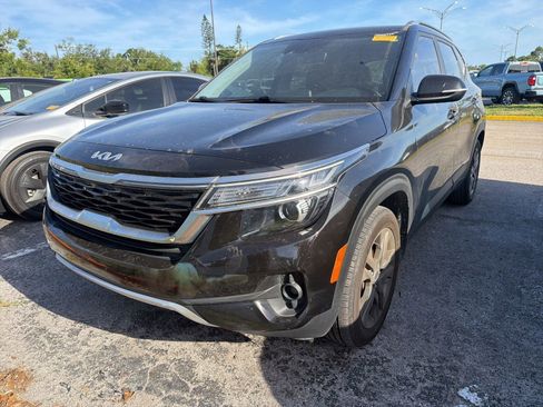 Used 2023 Kia Seltos S image 4