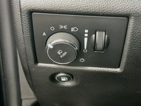 Used 2019 Jeep Grand Cherokee Limited AWD/4WD image 17
