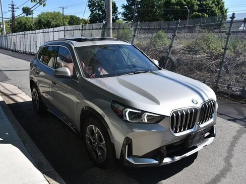 Used 2025 BMW X1 xDrive28i AWD/4WD image 4