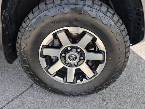Used 2023 Toyota 4Runner TRD Off-Road Premium AWD/4WD image 12