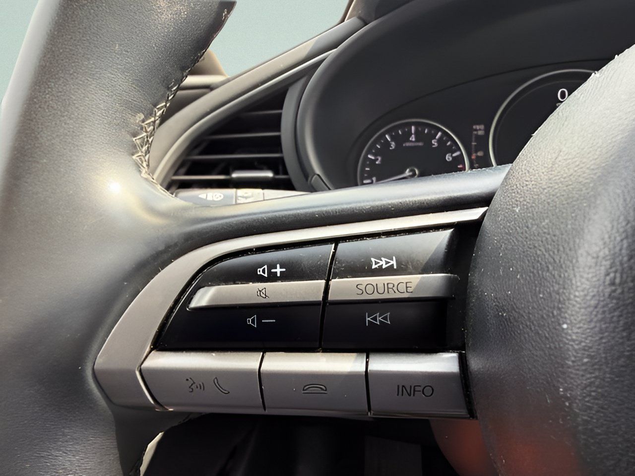 Used 2021 MAZDA MAZDA3 s FWD image 21