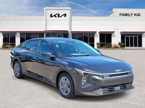 New 2026 Kia K4 FWD image 1