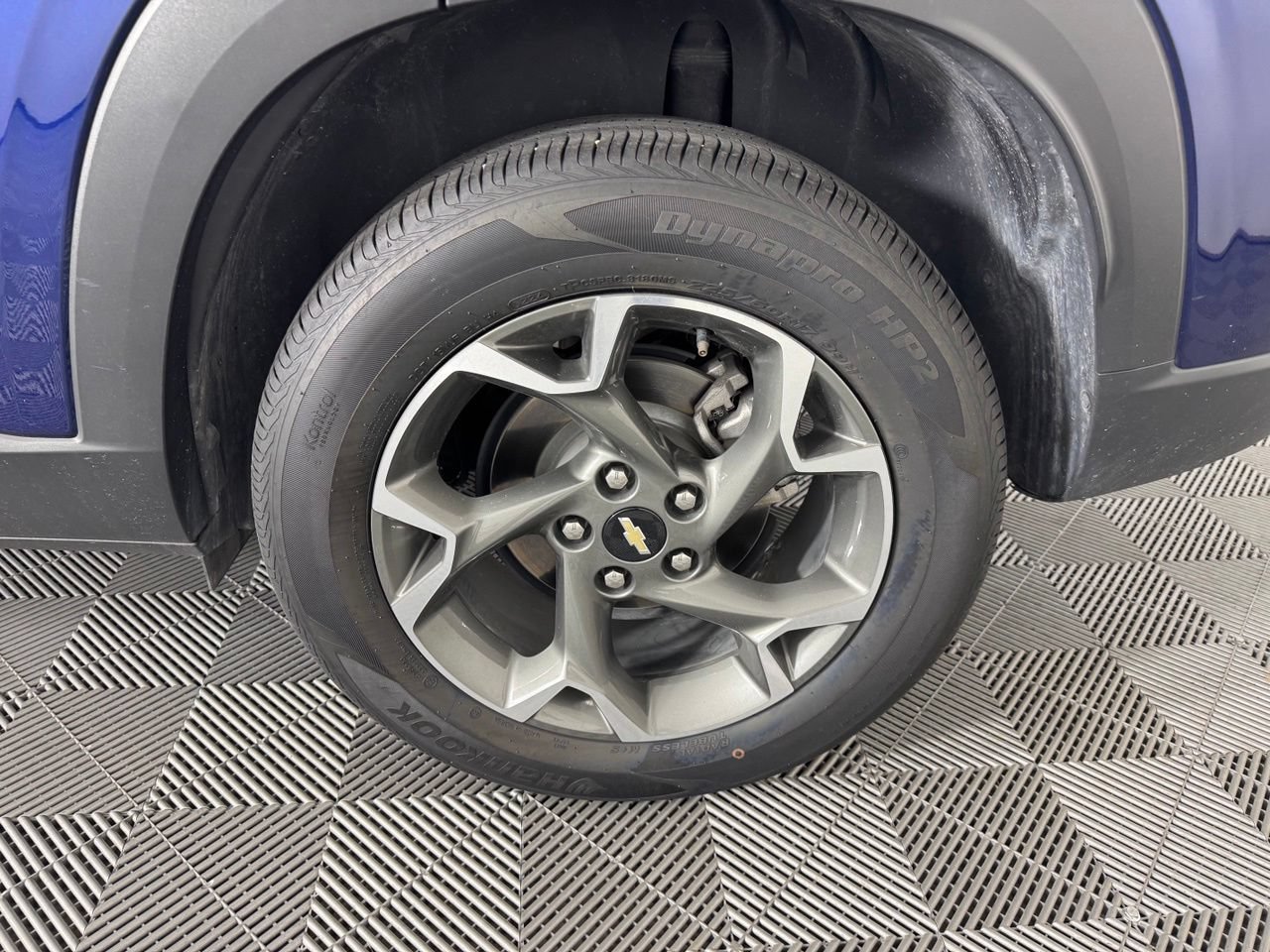 Used 2024 Chevrolet Trax LT FWD image 13