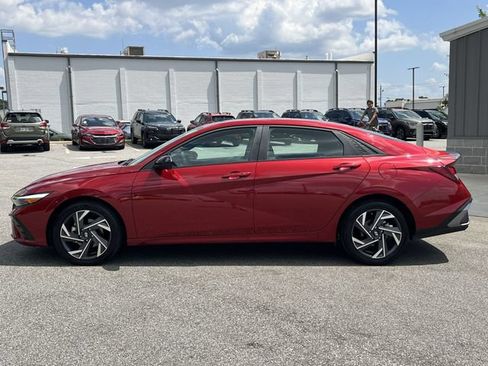 Used 2025 Hyundai Elantra Sport FWD image 10