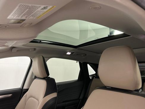 Used 2021 Ford Escape Titanium w/ Class II Trailer Tow Package image 27