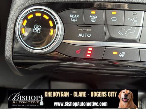 Used 2022 Ford Escape SE w/ Cold Weather Package image 8