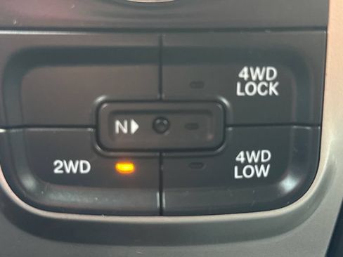 Used 2019 RAM 1500 Classic SLT w/ Luxury Group AWD/4WD image 35
