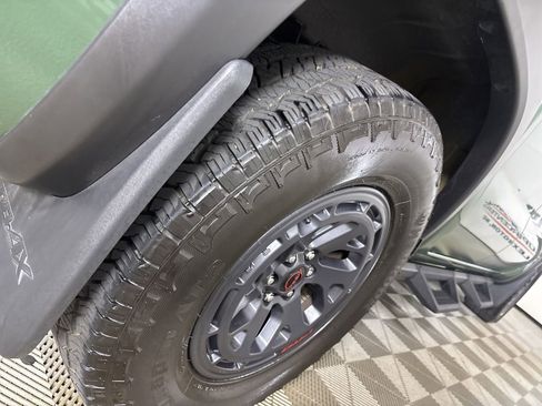 Used 2025 Nissan Frontier PRO-4X AWD/4WD image 30