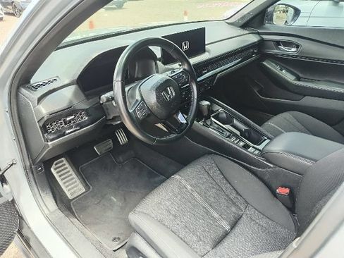 Used 2025 Honda Accord Sport image 5