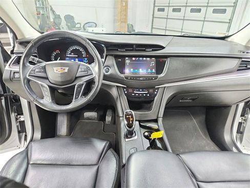 Used 2018 Cadillac XT5 Premium Luxury image 28