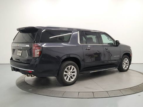 Used 2023 Chevrolet Suburban Premier RWD image 7