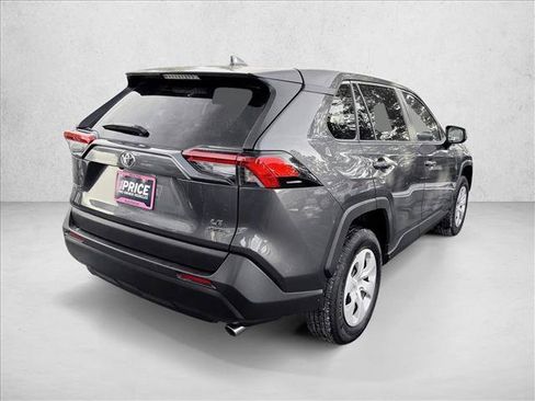 Used 2024 Toyota RAV4 LE AWD/4WD image 5