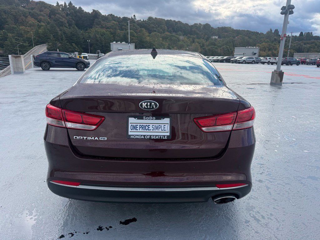 Used 2017 Kia Optima LX w/ Convenience Package FWD image 4