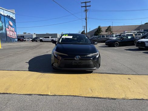 Certified 2024 Toyota Corolla LE AWD/4WD image 5