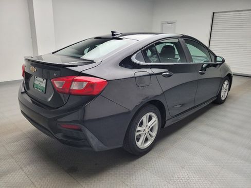 Used 2017 Chevrolet Cruze LT w/ Convenience Package FWD image 9
