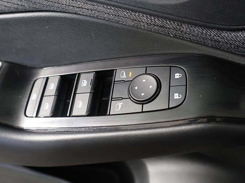 Used 2023 Nissan Rogue S AWD/4WD image 32