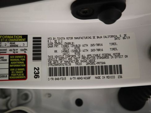 Used 2019 Toyota Tacoma TRD Off-Road image 36