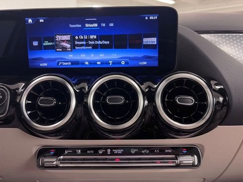 Certified 2025 Mercedes-Benz GLA 250 4MATIC image 17