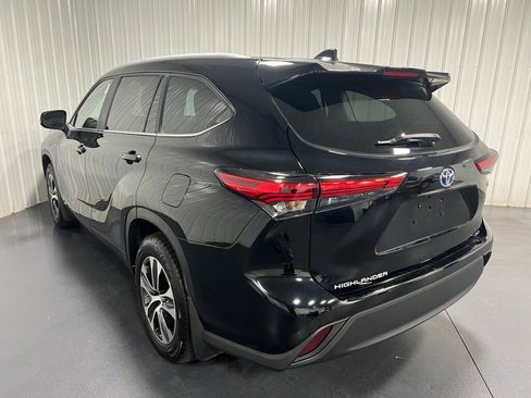 Used 2023 Toyota Highlander XLE image 23