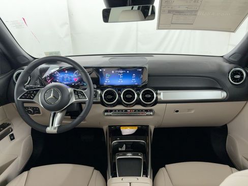 Used 2026 Mercedes-Benz GLB 250 image 16