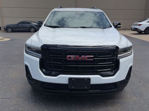 Used 2023 GMC Acadia SLT w/ Elevation Edition FWD image 2