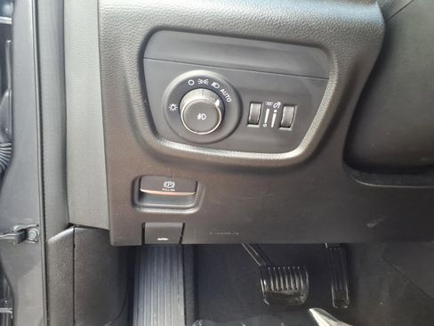 Used 2024 Jeep Grand Cherokee L Limited w/ Luxury Tech Group II image 15