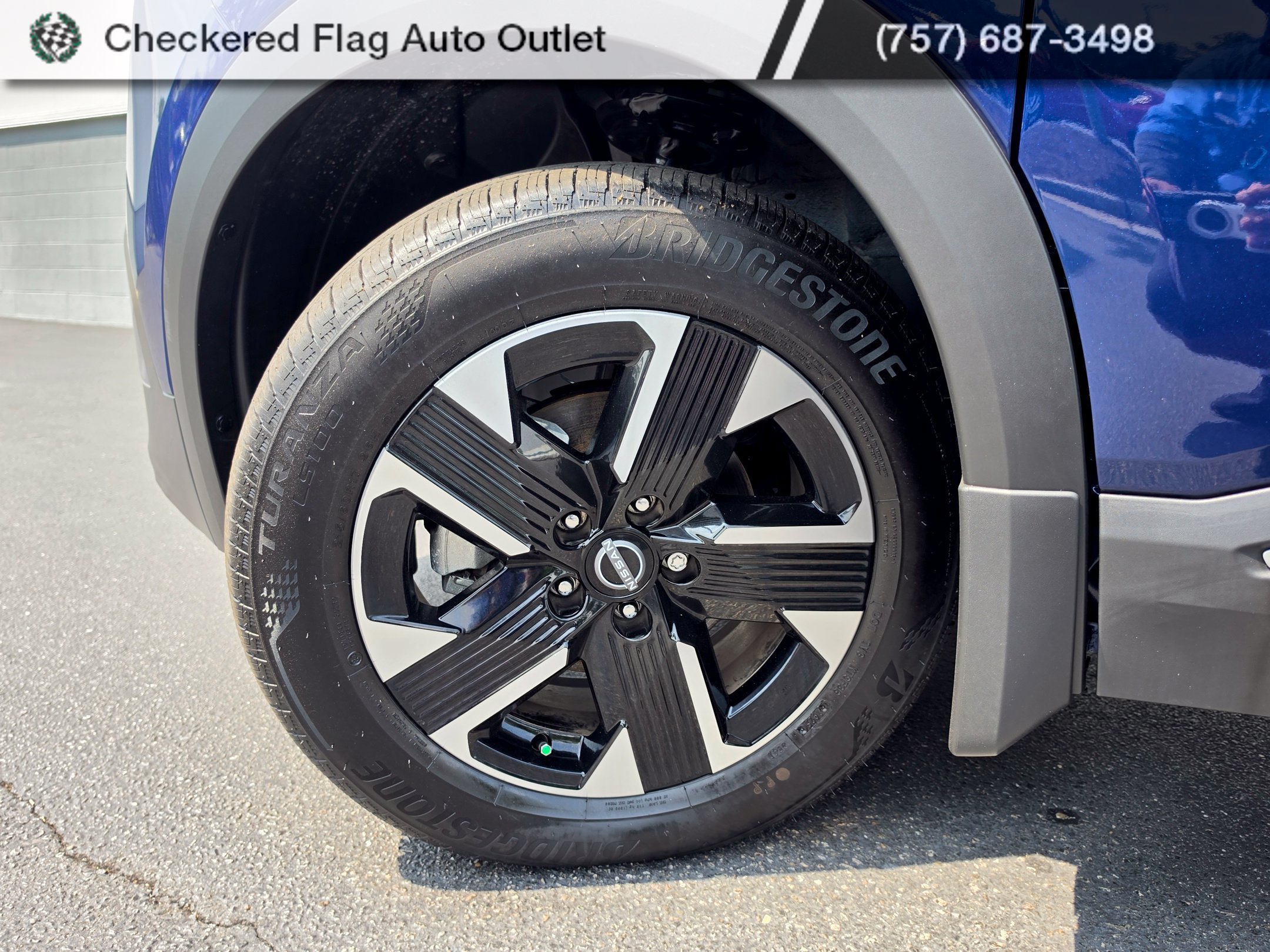 Used 2025 Nissan Kicks SV AWD/4WD image 9