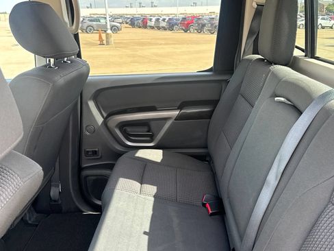 Used 2015 Nissan Titan SV w/ SV Value Truck Package RWD image 39