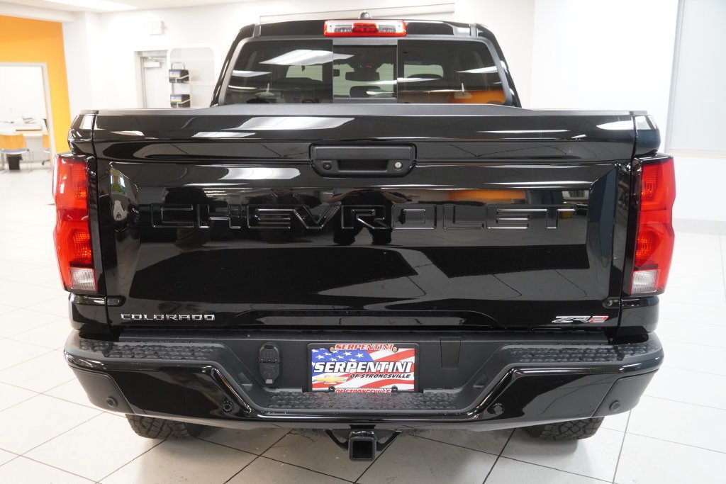 New 2026 Chevrolet Colorado ZR2 w/ Technology Package AWD/4WD image 10