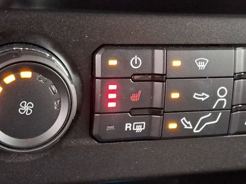 Used 2022 Ford F250 XLT w/ XLT Premium Package image 28