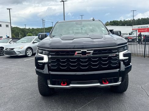 Used 2023 Chevrolet Silverado 1500 ZR2 w/ Technology Package AWD/4WD image 3