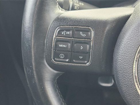 Used 2015 Jeep Wrangler Unlimited Sahara w/ Connectivity Group AWD/4WD image 28