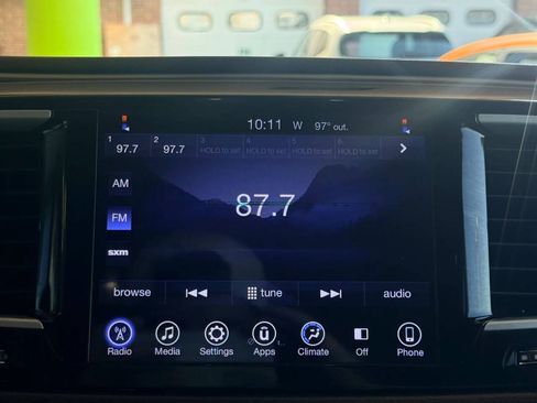 Used 2017 Chrysler Pacifica Touring FWD image 8