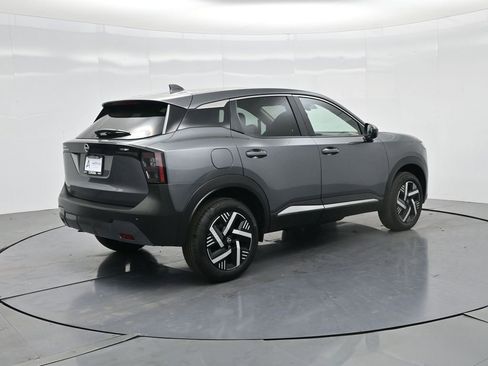 Used 2025 Nissan Kicks SV image 17