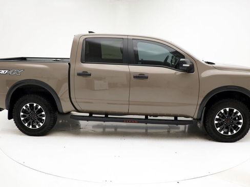 Used 2023 Nissan Titan PRO-4X w/ Pro-4x Convenience Package image 3