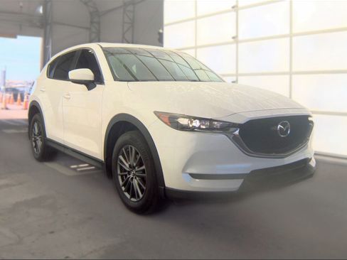 Used 2017 MAZDA CX-5 Touring w/ Preferred Equipment Package FWD image 1