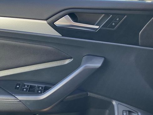 Certified 2023 Volkswagen Jetta S image 17