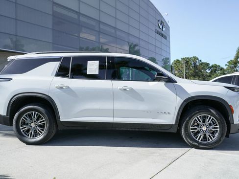 Used 2024 Chevrolet Traverse LT image 26