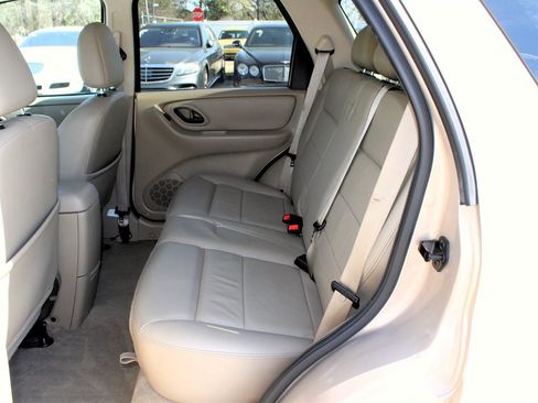 Used 2007 Ford Escape Limited image 19
