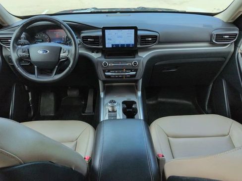 Certified 2020 Ford Explorer XLT w/ Equipment Group 202A RWD image 15