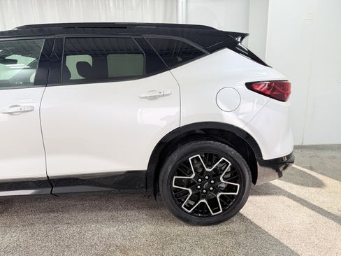 Used 2023 Chevrolet Blazer RS w/ Driver Confidence II Package image 5