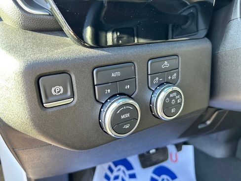 Used 2025 GMC Sierra 1500 Elevation image 19
