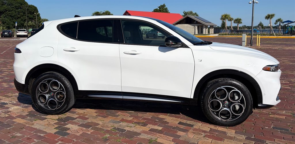 Used 2024 Alfa Romeo Tonale Ti w/ Active Assist Package AWD/4WD image 4