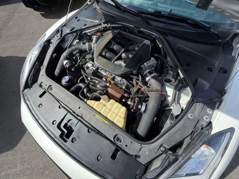 Used 2020 Nissan GT-R Premium w/ Premium Interior Package image 4