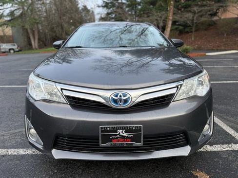 Used 2012 Toyota Camry XLE image 2