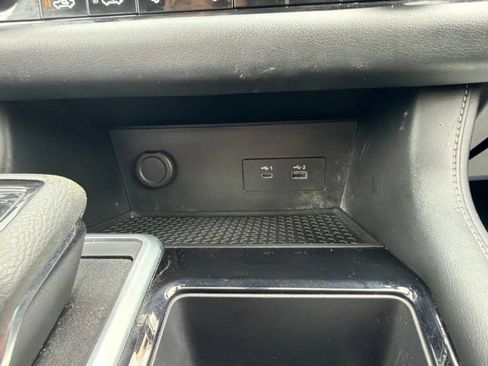 Used 2024 Nissan Pathfinder SV FWD image 28