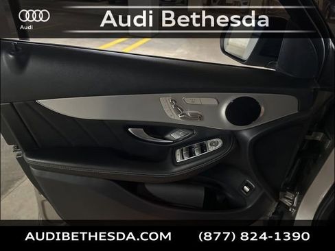 Used 2019 Mercedes-Benz GLC 300 4MATIC image 15