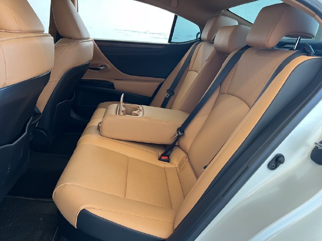 Certified 2025 Lexus ES 300h w/ Premium Package FWD image 40